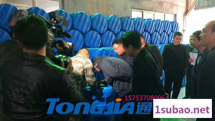 大连 塑料浮球设备 养殖浮球吹塑机 浮球机器价格图5