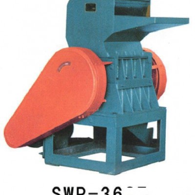 青岛格润特机械制造有限公司专业生产：高效SWP系列塑料破碎机