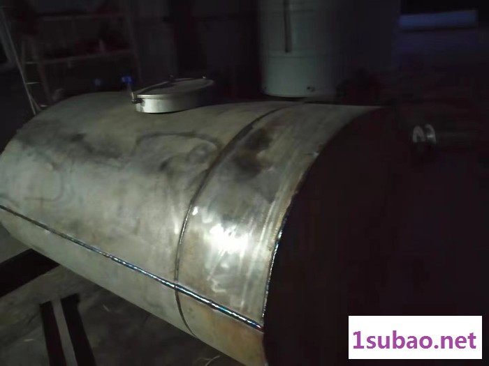 卫国 工业立式加厚圆形储水桶水塔 家用pe水箱滚塑储罐 不锈钢储罐 储酒罐图4