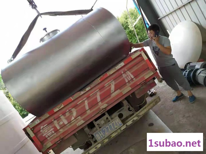 卫国 工业立式加厚圆形储水桶水塔 家用pe水箱滚塑储罐 不锈钢储罐 储酒罐图6