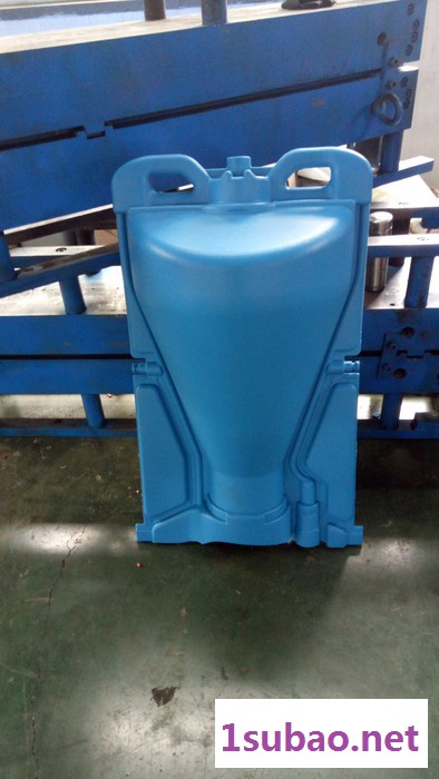 储料式 大型全自动节能吹塑机图4