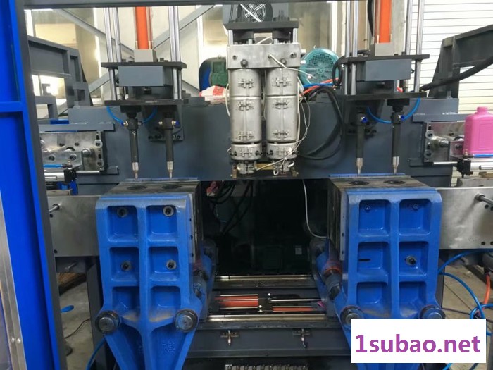 PE吹塑机 中空吹塑机器 吹制各种瓶型 异型桶 化工桶 油桶 农药桶等图2