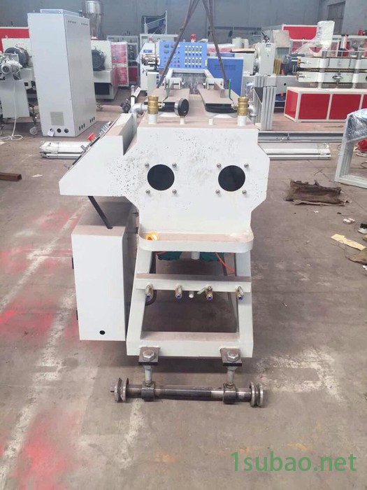 张家港市华德65锥形双螺杆挤出机一出二pvc电工穿线管管材生产线图4