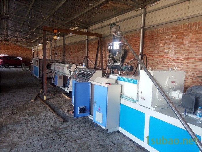 中瑞PVC落水管双螺杆管材挤出机生产线设备图3