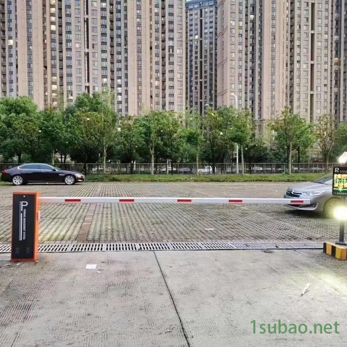 淄博车牌识别装置起落杆升降杆张店小区停车系统自动挡车器厂家图4