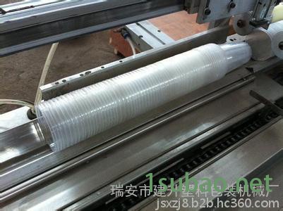 塑料一次性杯子包装机 纸杯点杯装置+自动枕式包装设备