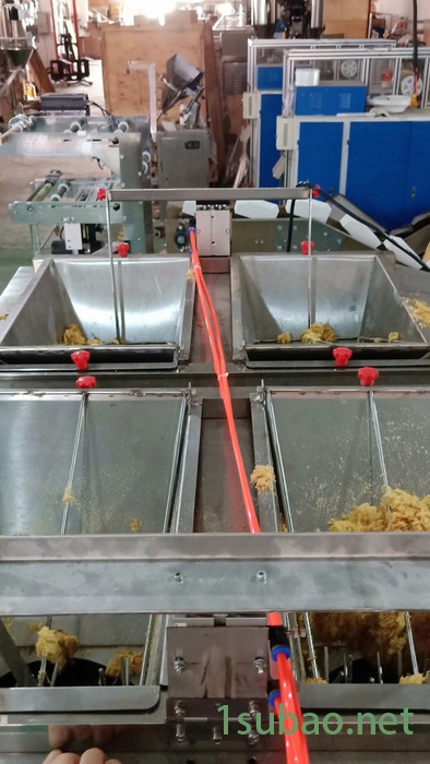 钦典 QD-60DS鳕鱼肉松自动包装机牛肉肉松背封包装机雪绒肉松自动计量补差包装机带搅拌装置包装设备图3