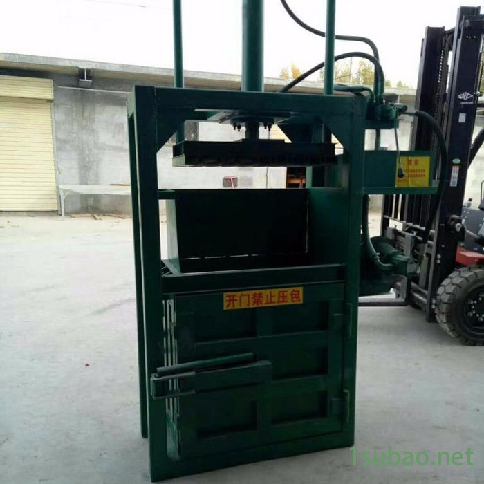 旧纸箱地毯打包压块机 废品边角料压缩成型机 铁屑垃圾自动压块打包机图8