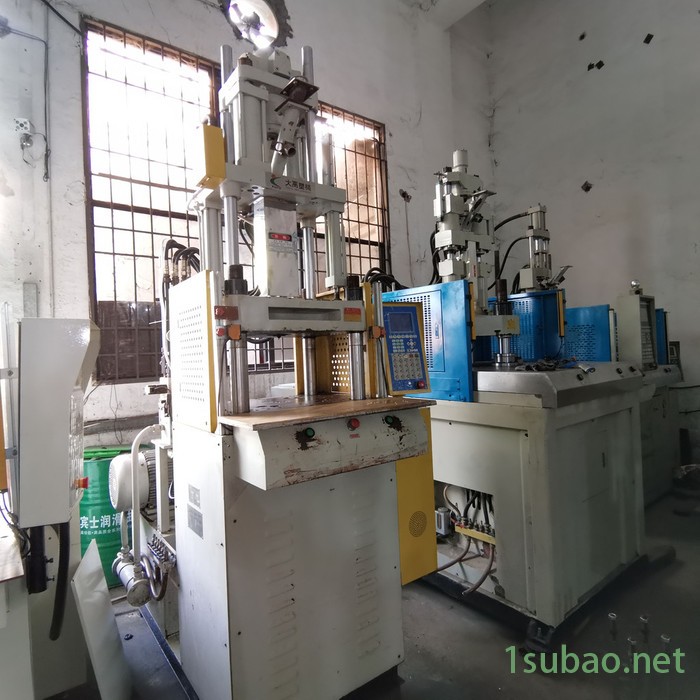 低价出售大禹九成新二手立式标准注塑机图7