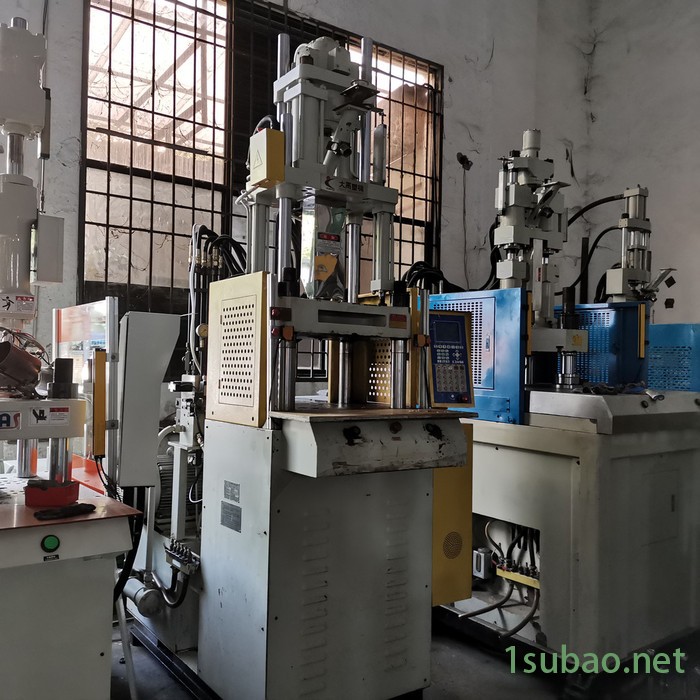 低价出售大禹九成新二手立式标准注塑机图6