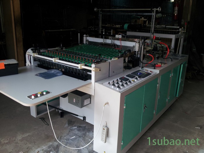 瑞华600 PVC热收膜袋制袋机 弧形袋制袋机 圆弧袋生产设备上面安装指导质保一年图2