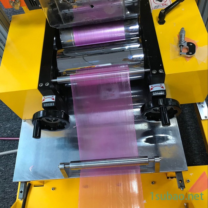 厂家**供应小型流延机,单螺杆流延膜挤出机,TPU流延膜机 全自动流延机图3