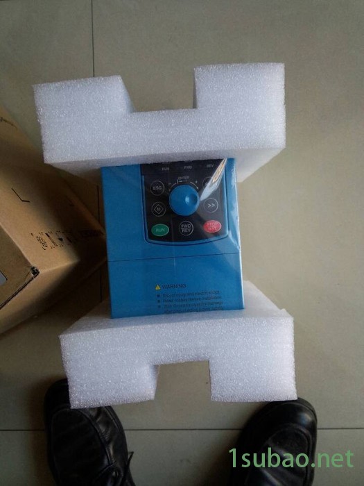 DEX202HBA022G040L艾威德变频器有现货图2
