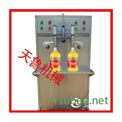 山东胶州半自动液体罐装机v润滑油灌装机v济南天鲁机械