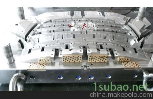 忠大模具汽车中网模具图2
