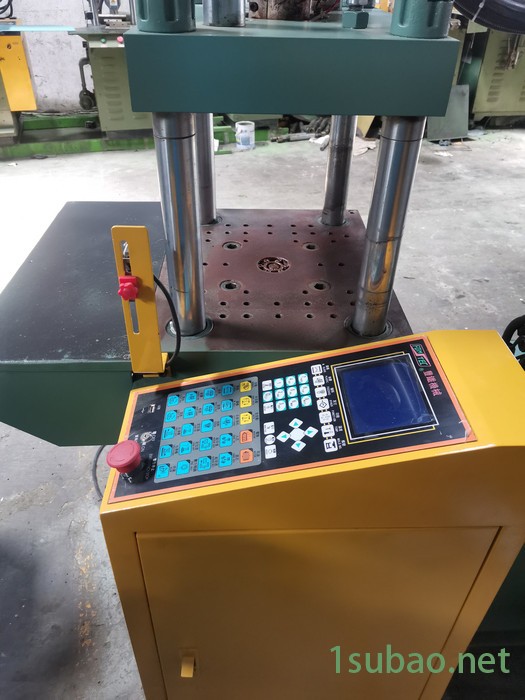 出售转让九成新丰铁FT-200 立式注塑机100克注塑机图2