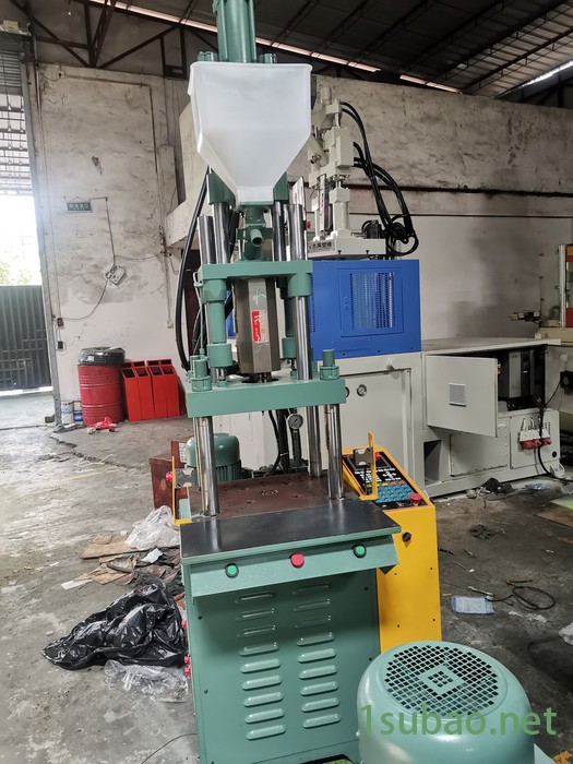 出售转让九成新丰铁FT-200 立式注塑机100克注塑机图3