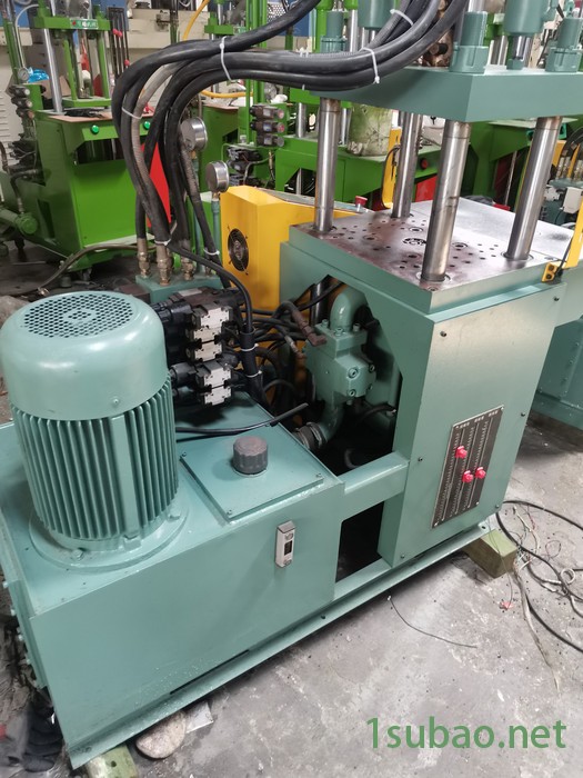 出售转让九成新丰铁FT-200 立式注塑机100克注塑机图8