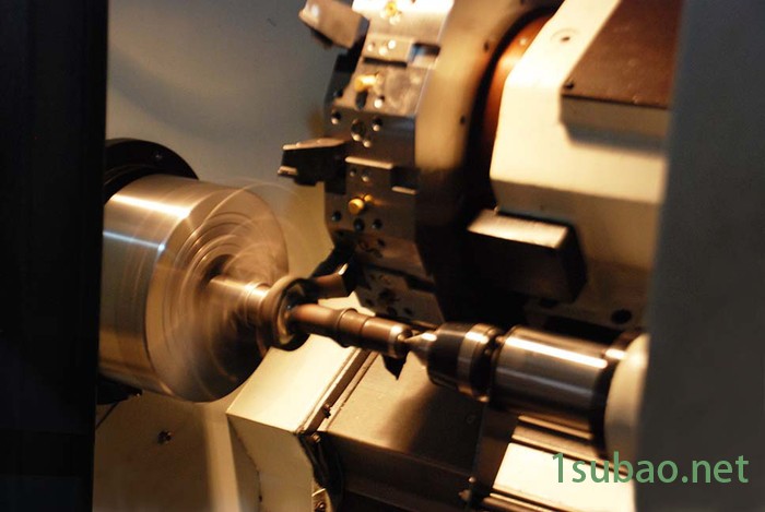 怎么让注塑机螺杆倒转_吹膜机螺杆料筒_65熔喷布机单螺杆图3