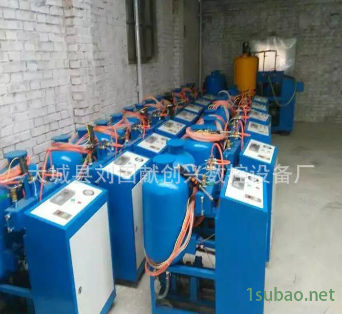 客户订购铝合金型材空隙填充保温专用小型聚氨酯发泡机图2