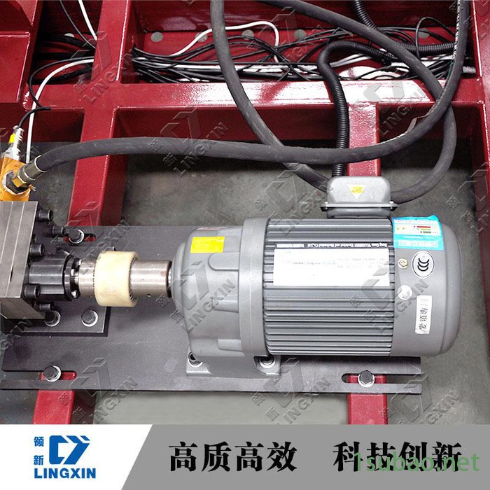 供应领新聚氨酯电柜门板浇注机 电柜门密封条发泡机图3