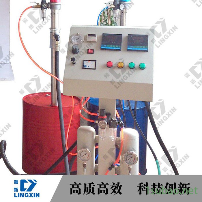 浙江领新聚氨酯机械产品精密配件现场发泡机机 冷水机保温内胆发泡图3