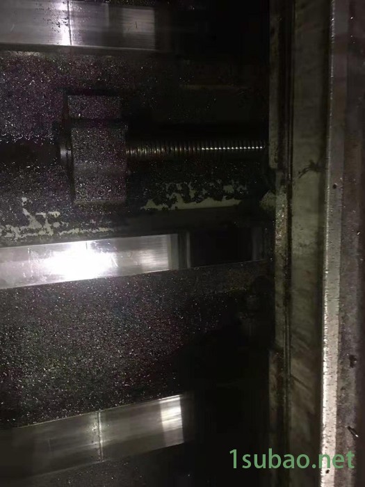 工厂转型赔本出售[厚道HD-1890数控铣床]图4