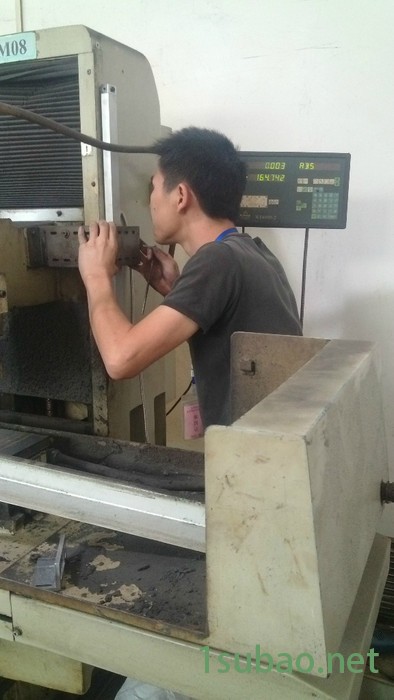 供应冈本306磨床磁力控制器,磁盘,电子尺安装。图3