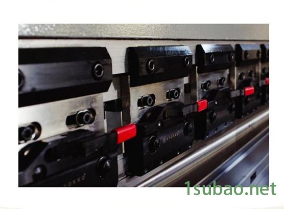 DERATEDHUAM-100/3200数控折弯机图4