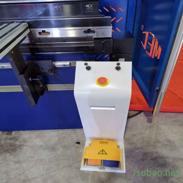 易铁机电   伺服数控折弯机  数控折弯机 品牌折弯机图4