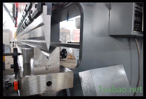 HVCENWC67Y-100t/2500数控折弯机图5