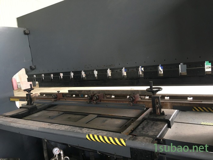 米路加折弯机二手米路加1030数控折弯机低价出售图4