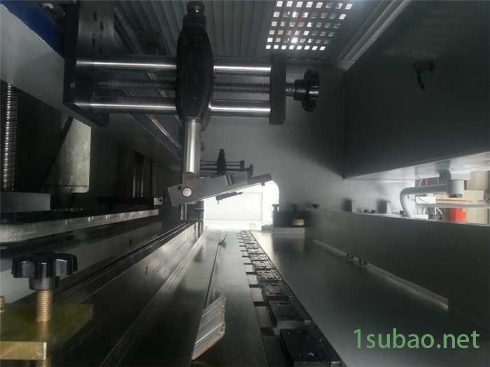 巨威 数控折弯机图6