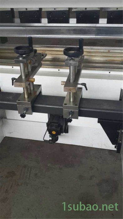 巨威 数控折弯机图4