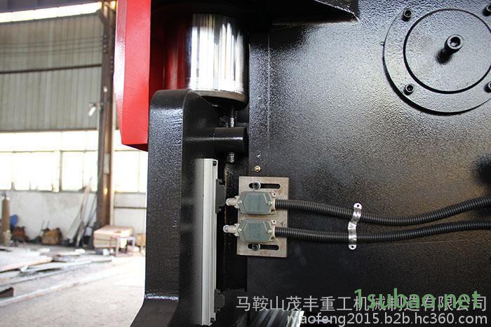 数控折弯机   供应多种折弯机图3