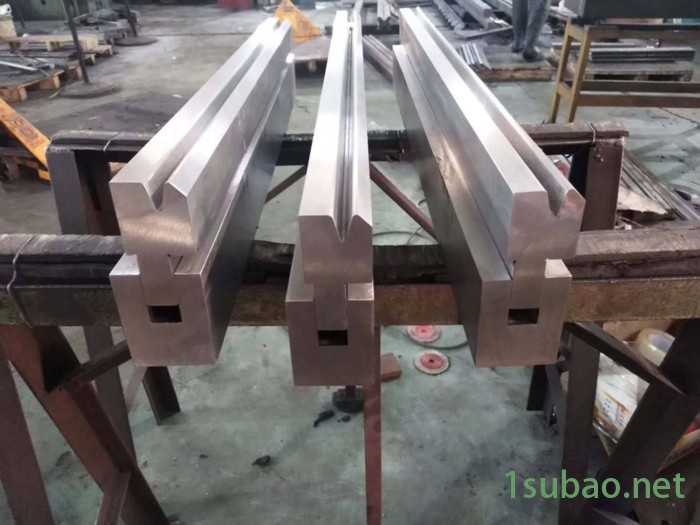 马鞍上融旺机械科技有限公司 数控折弯机模具、剪板机刀片、撕碎机刀片、龙门剪刀片、圆盘刀片。图2