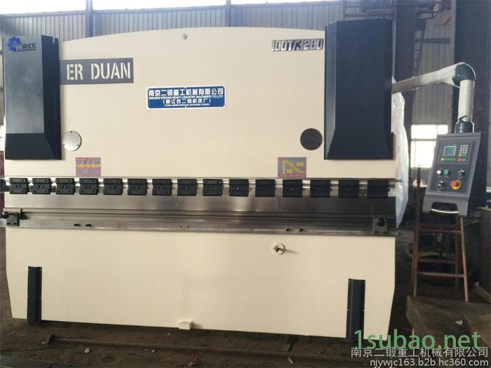 供应二锻重工WC67Y-160T/3200数控折弯机图2