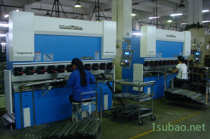 供应科米勒WC67K-63T2500数控折弯机图2