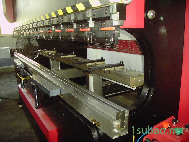 供应上巨、巨剪、上剪WC67K100T4000数控折弯机巨威牌折弯机图2