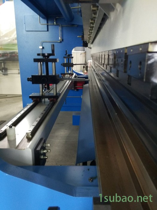 南京必拓数控机床100吨*3200 数控折弯机图4