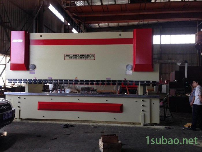 **WC67K-300T/6000数控折弯机，大型图3