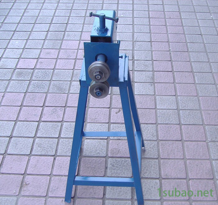 展颖ZY 小型手摇式压边机 手动压边机 起鼓机 起线机 压花机 可定做各种异形设备。图7