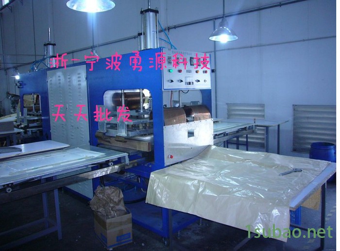 PVC防滑脚垫压花机图2