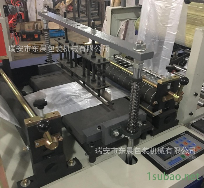 【东晨】专业生产500型双层连卷制袋机 超市连卷袋制袋机图2
