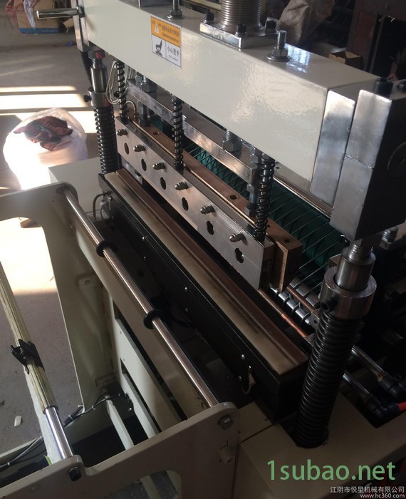 新款无拉伸高速连卷平口袋 垃圾袋 保鲜袋制袋机（200个/分图3