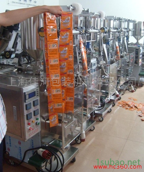 供应液体包装机、三边封液体包装机、自动液体包装机、上海包装机、包装机生产供应商、牛奶豆奶包装机、各种饮料包装机图3