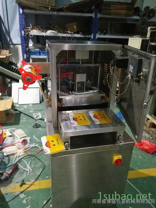 海鲜盒封盒机 豆腐盒鲜肉盒全自动真空封盒机 餐盒方盒全自动封口机图6