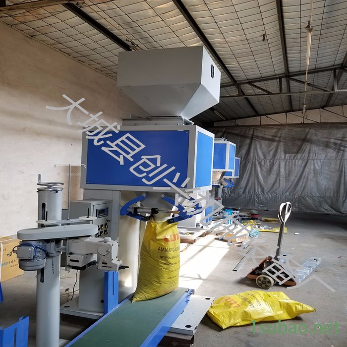 专业定制无纺布颗粒 大剂量谷物定量称重包装机 电脑计量装袋缝包机械厂图3