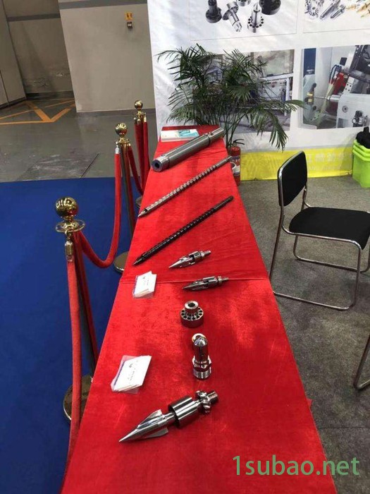 挤出机螺杆上粘料原因_不同塑料对螺杆的要求_图5