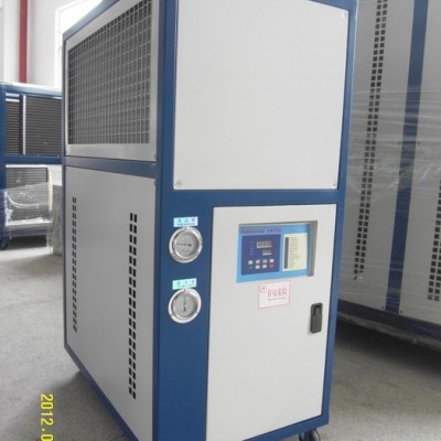 供应15HP箱型冷水机，15HP水冷式工业冷水机